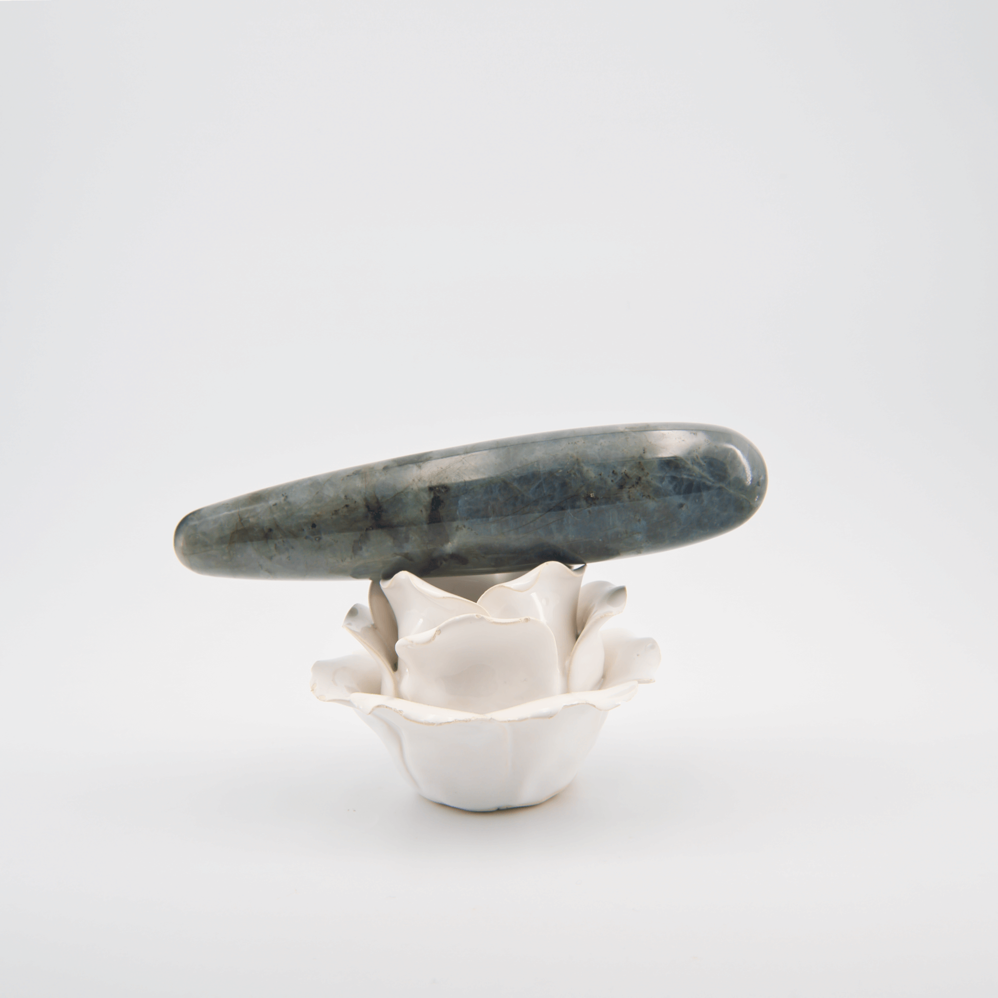 Taperella-L-yoni-wand