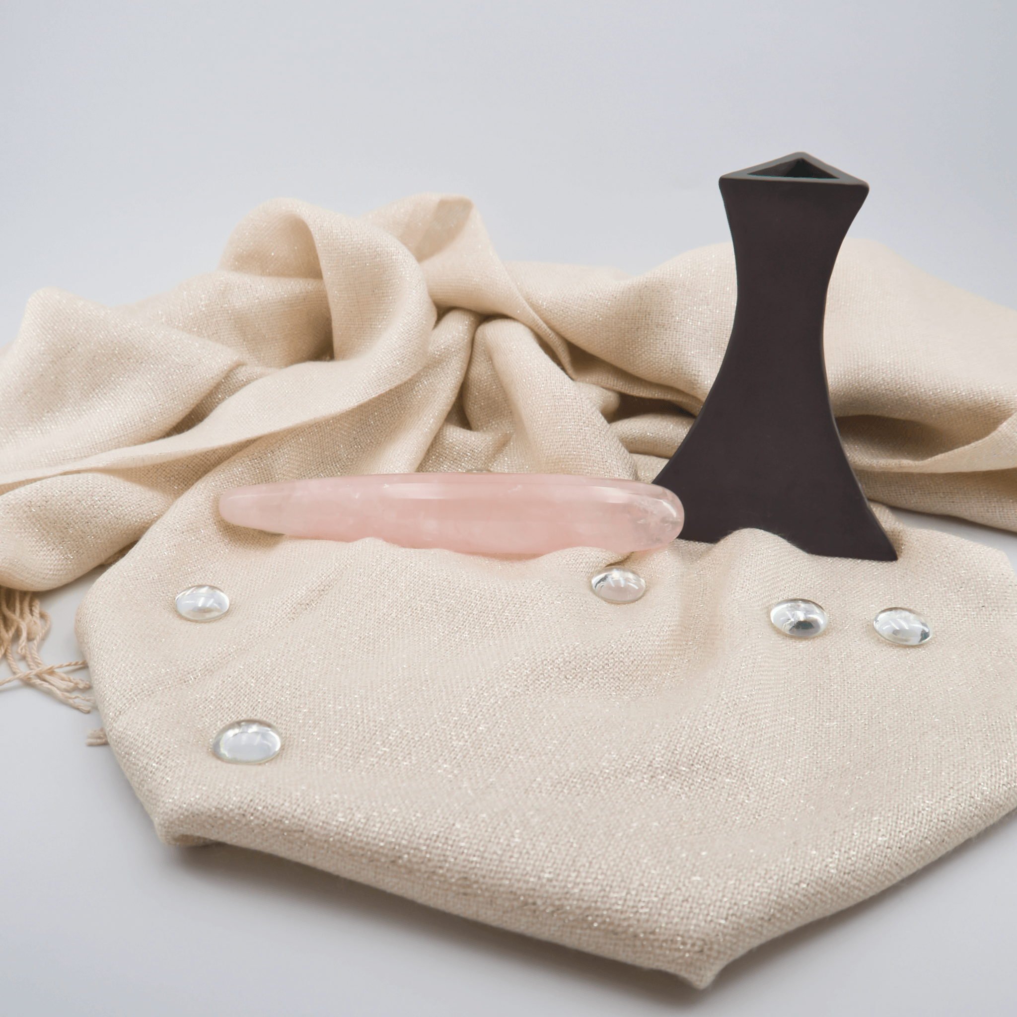 Taperis-rose-quartz-dildo